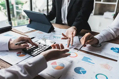 玻利维亚人去到芬兰旅游的价格是多少